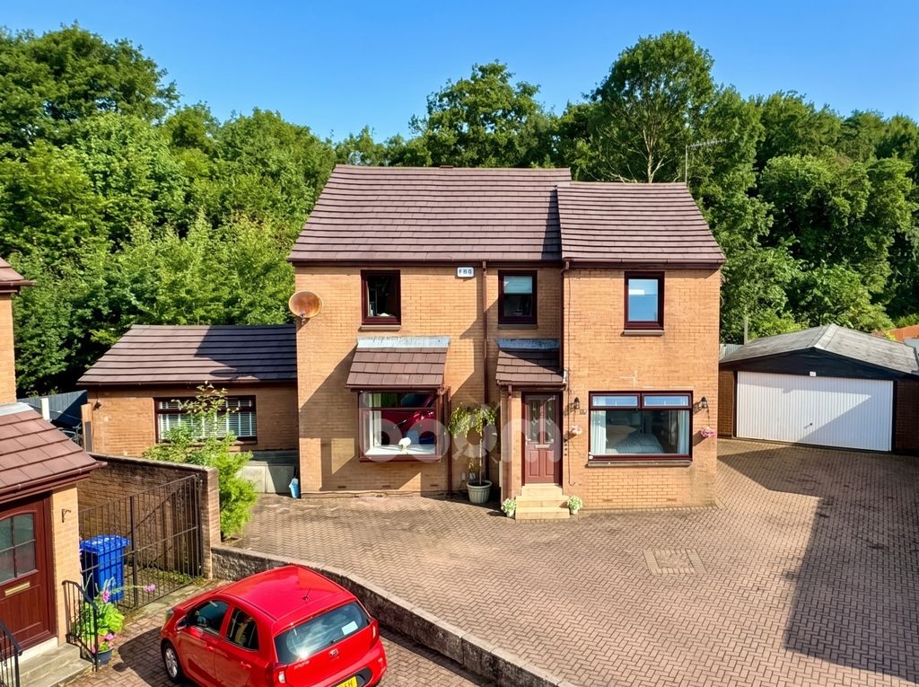 Property photo 1 of 35 Lochlibo Court, Irvine External