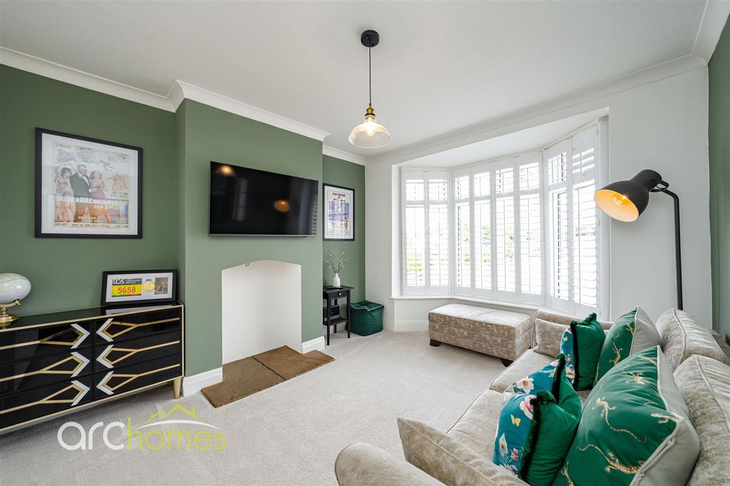 Property photo 2 of 34 Bolton Road-3.Jpg