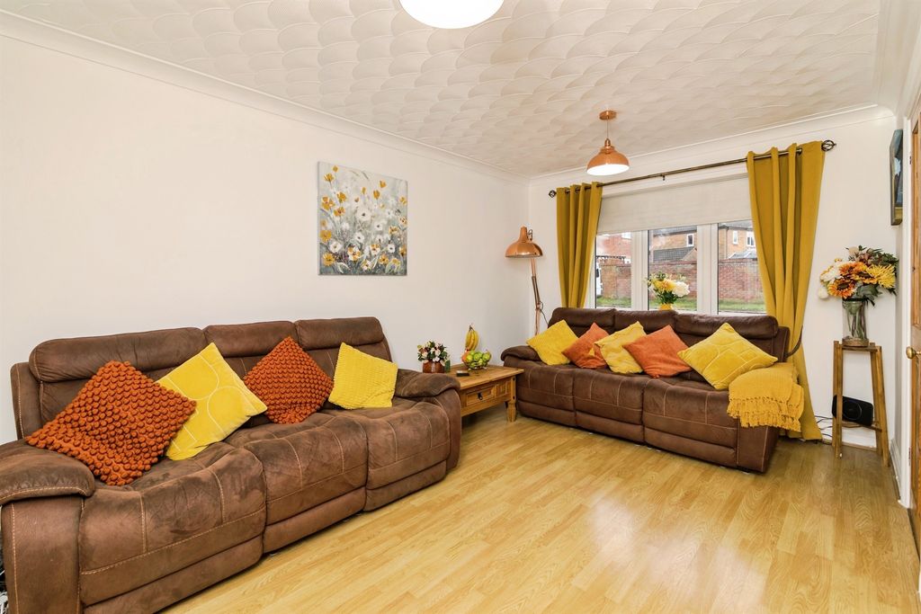 Property photo 3 of 20