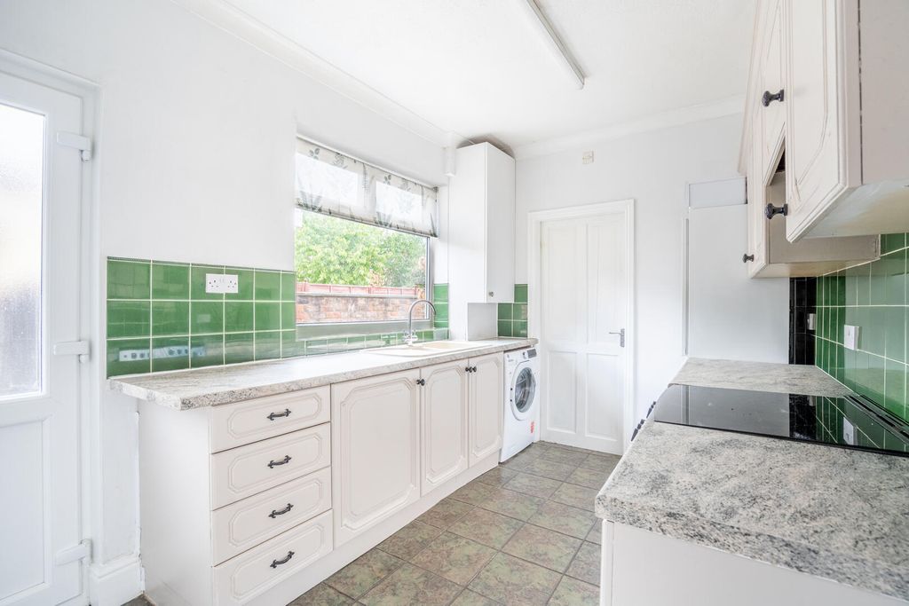 Property photo 3 of 15 Kitchen