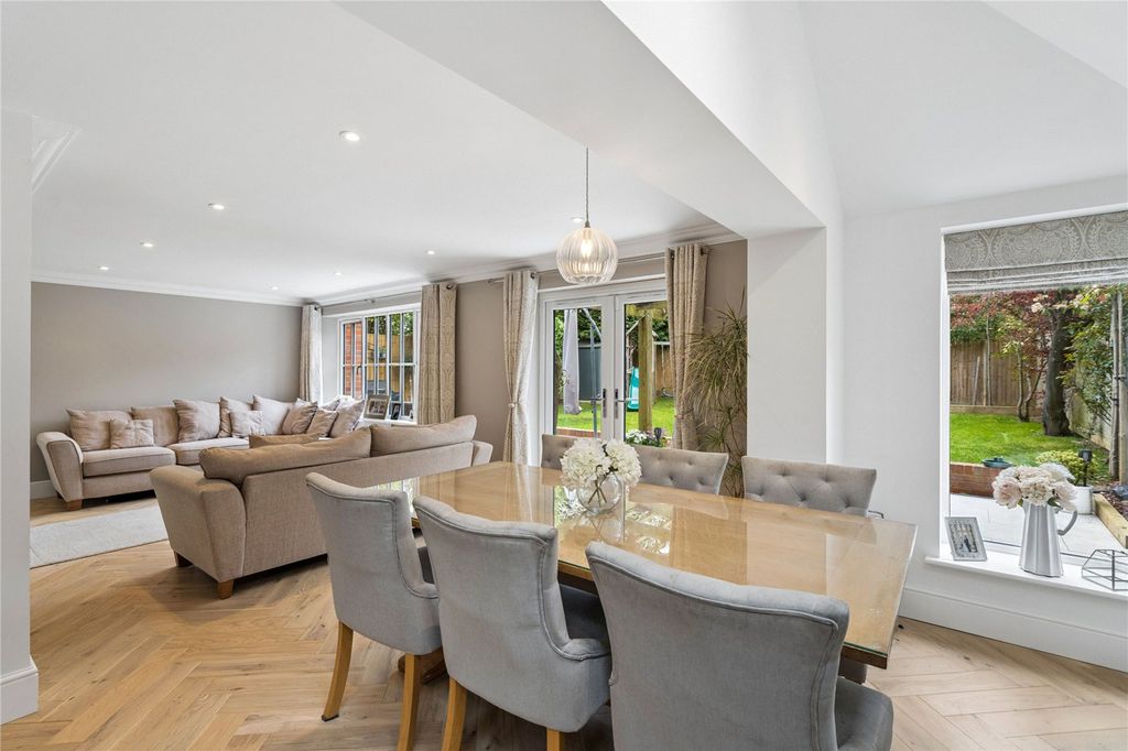 Property photo 3 of 23 Sitting/Dining Area