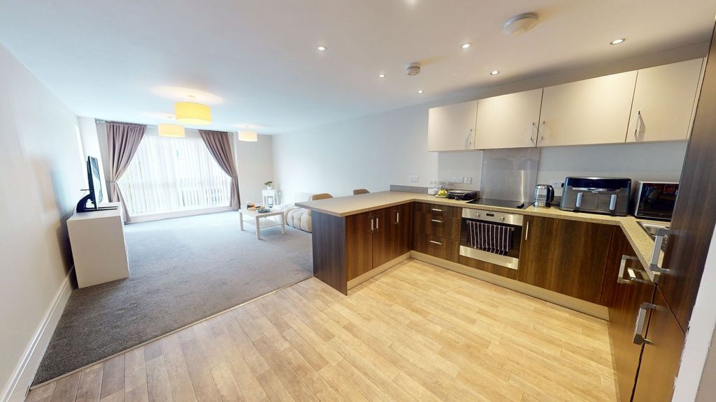 Property photo 2 of 11