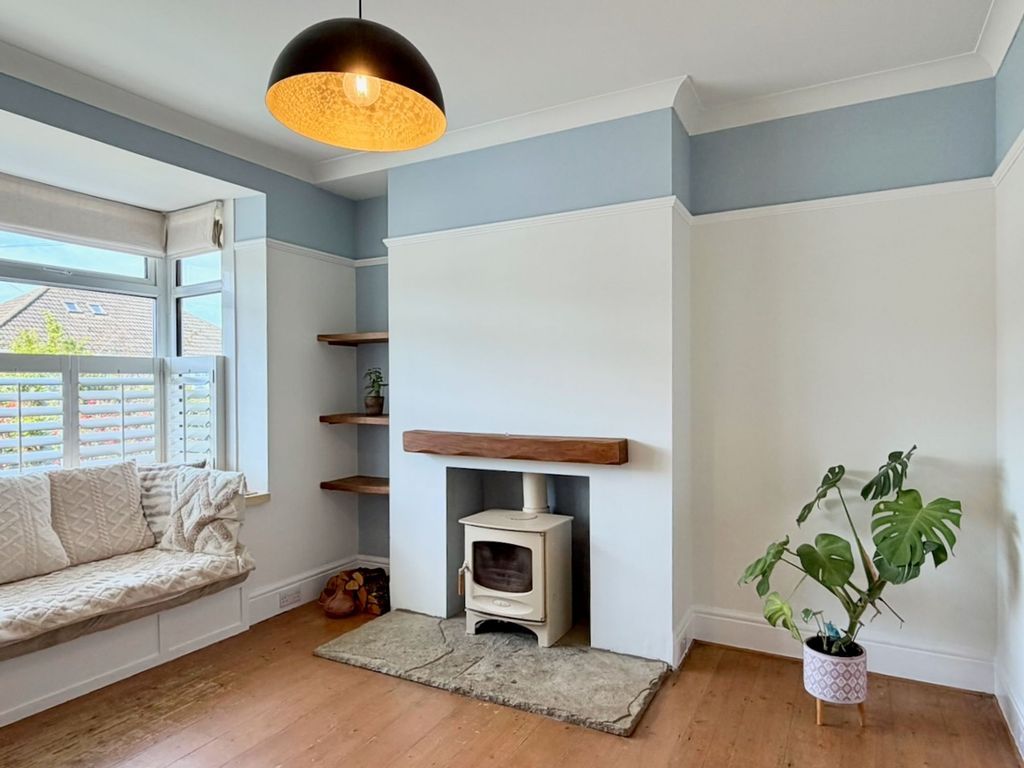 Property photo 2 of 31