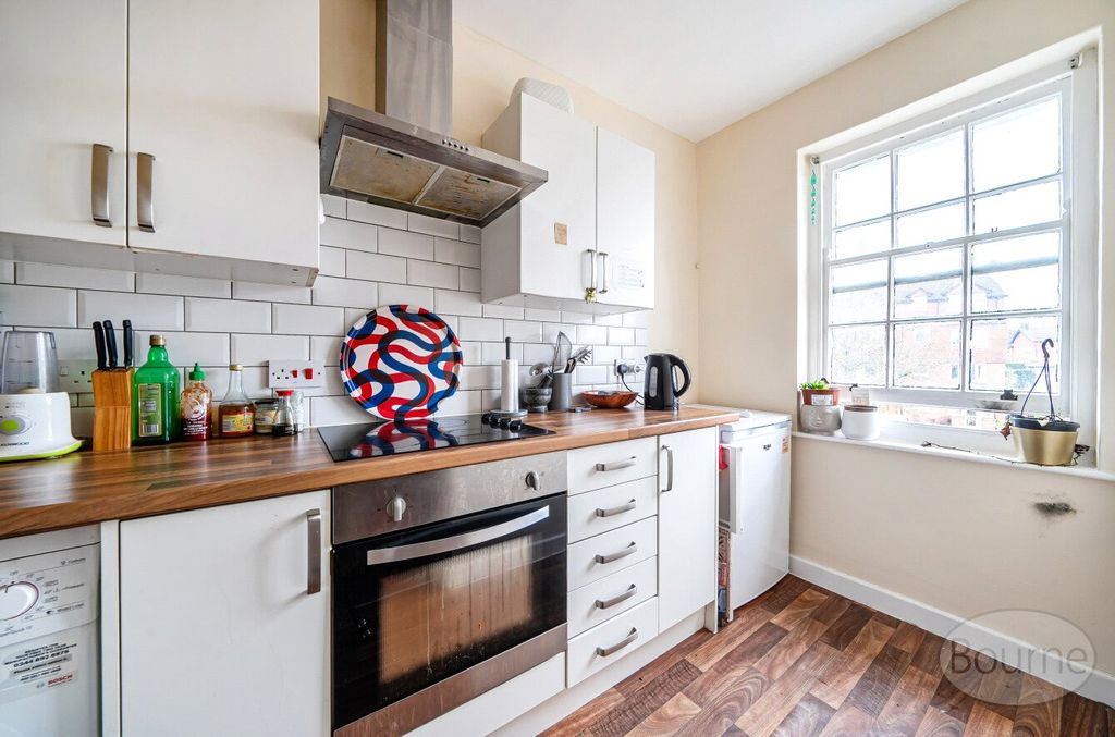 Property photo 3 of 12 Picture No. 16