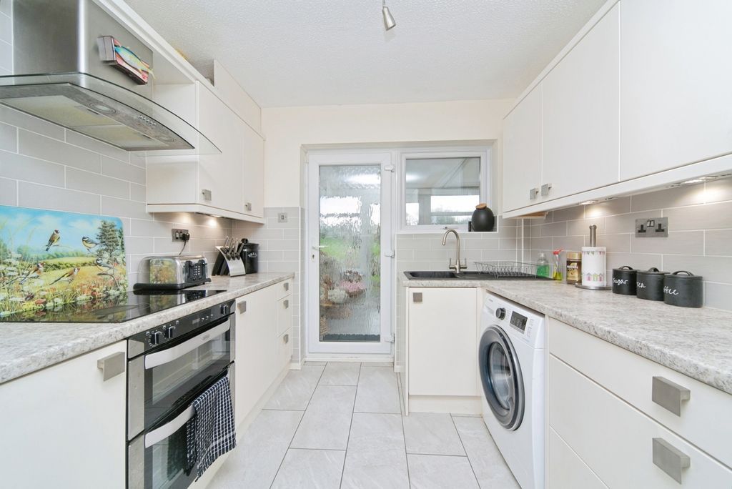 Property photo 3 of 13 Pbox-Img.Jpg