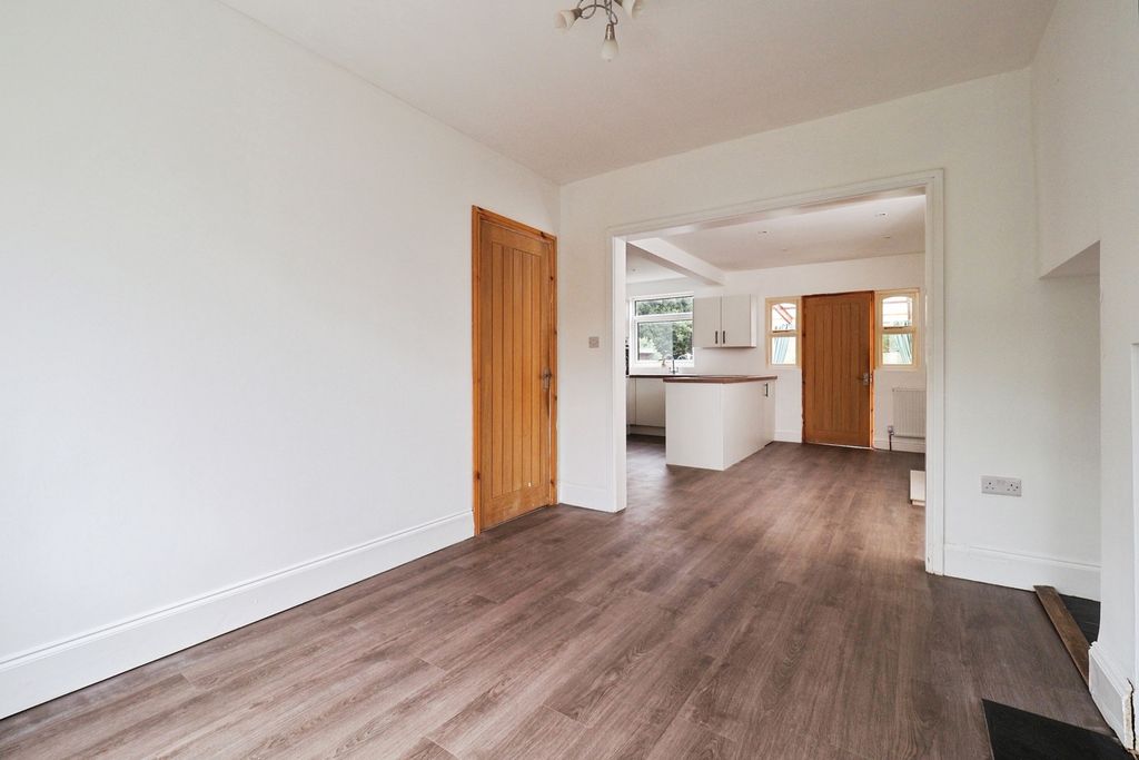 Property photo 3 of 27 Pbox-Img.Jpg