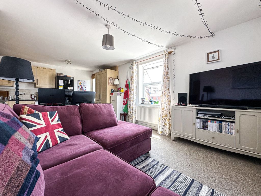 Property photo 3 of 14 5236807