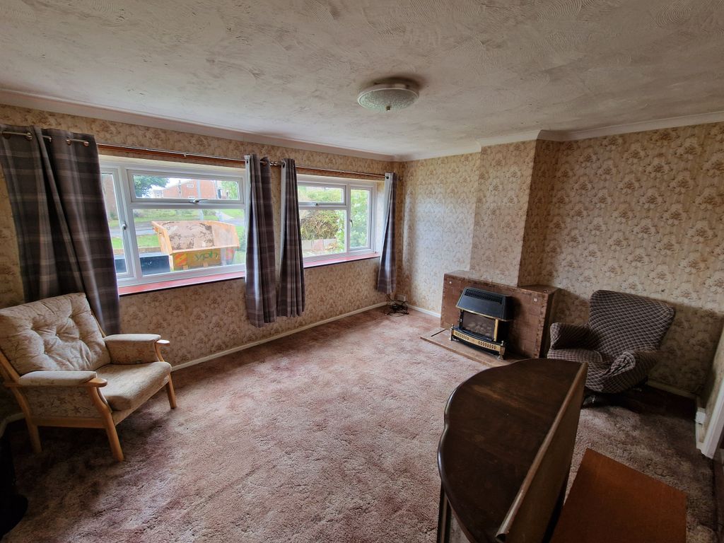 Property photo 3 of 15 Living Room