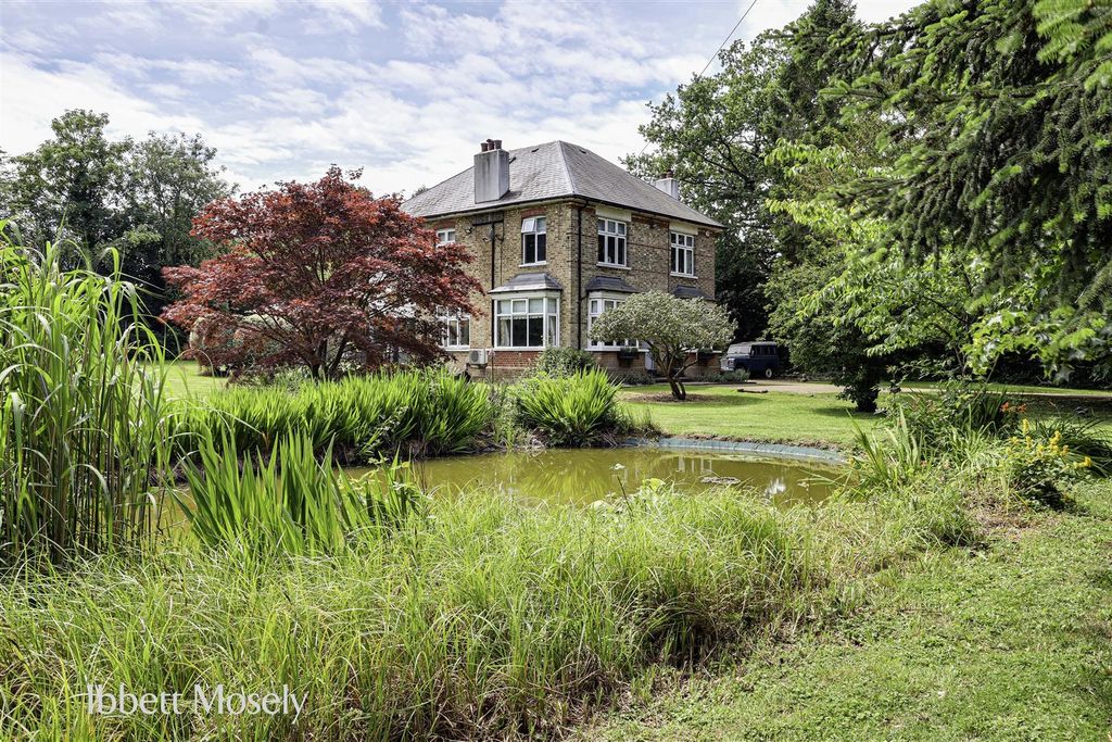Property photo 1 of 13 38 View Over The Pond Tom The House.Jpg