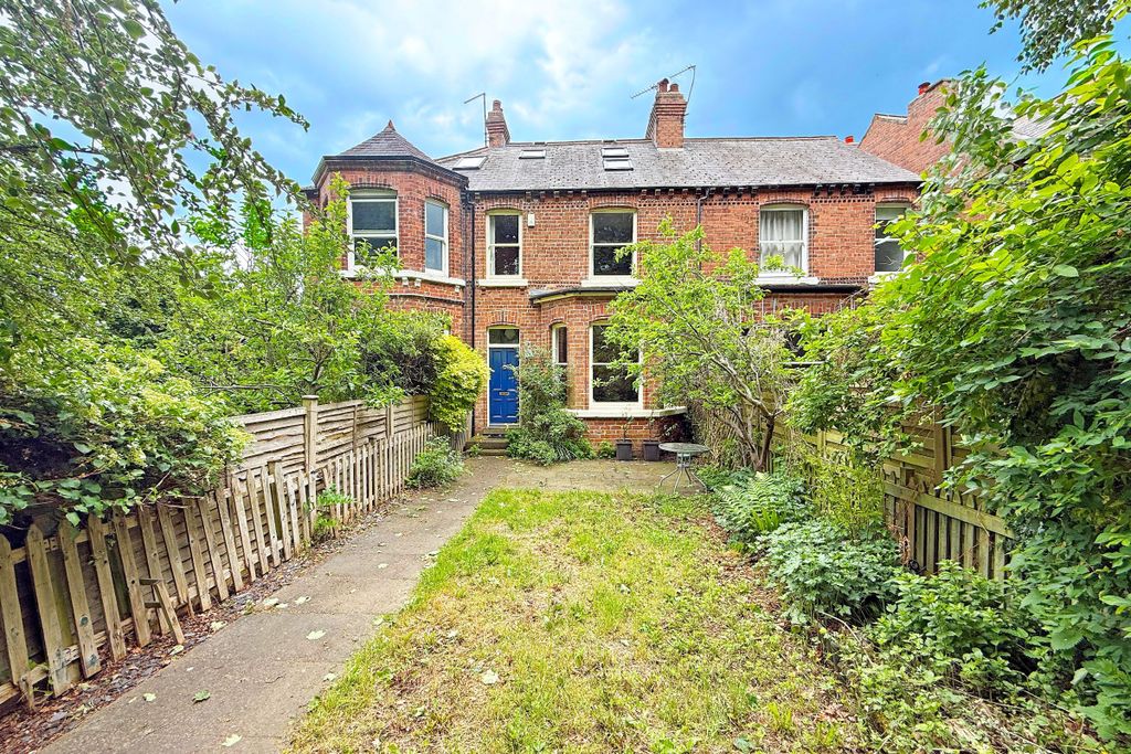 Property photo 1 of 27