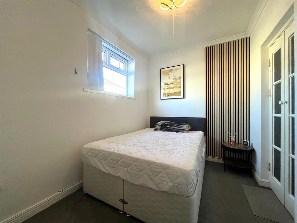 Additional image 5 of 1 bed flat for saleVincent Street, Sandfields, Swansea SA1