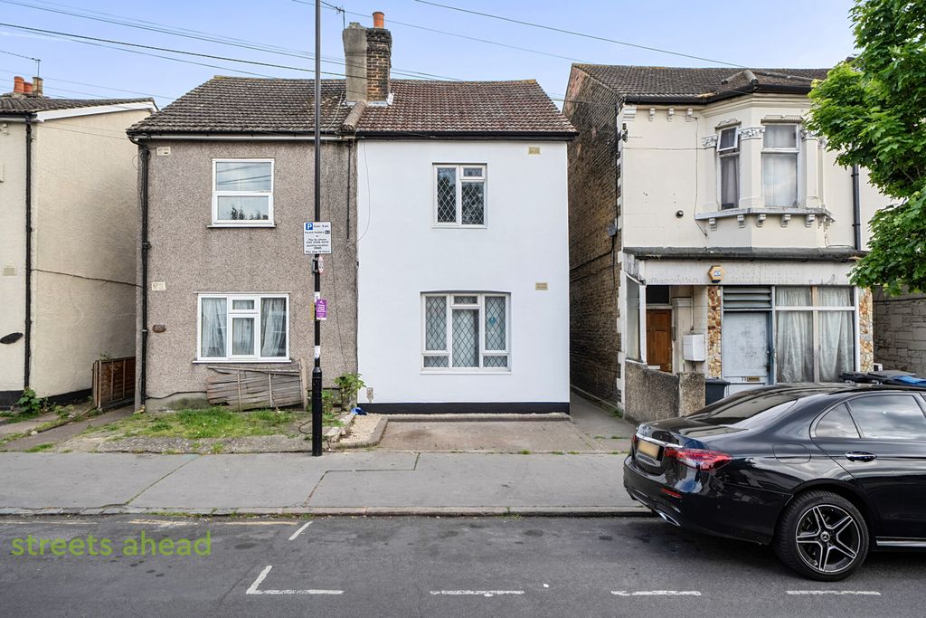 Property photo 1 of 16 1Ed5E669-8B75-415...