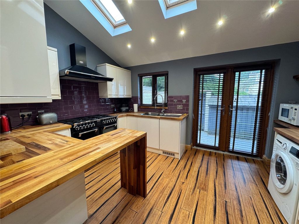 Property photo 1 of 25 Picture No. 22