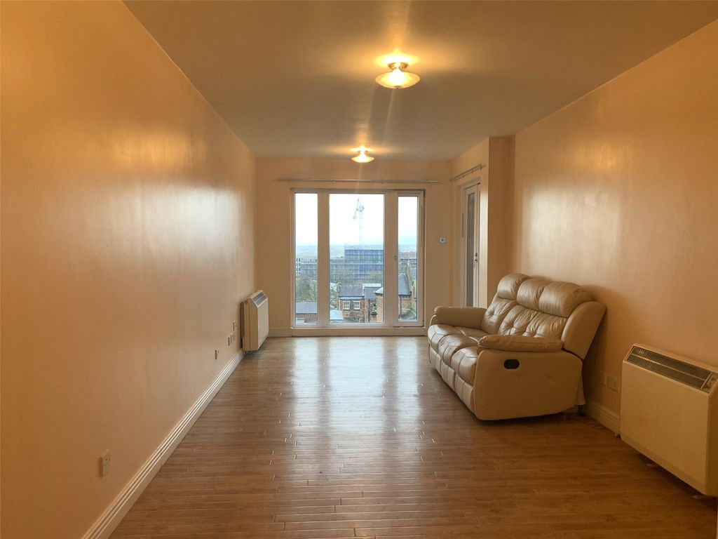 Property photo 3 of 7 Lounge