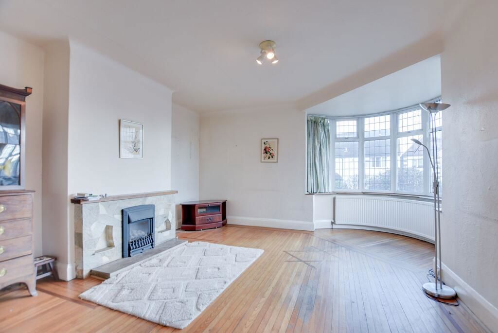 Property photo 2 of 26