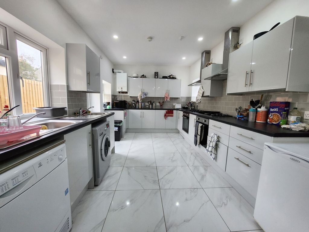 Property photo 1 of 4 Photo 2