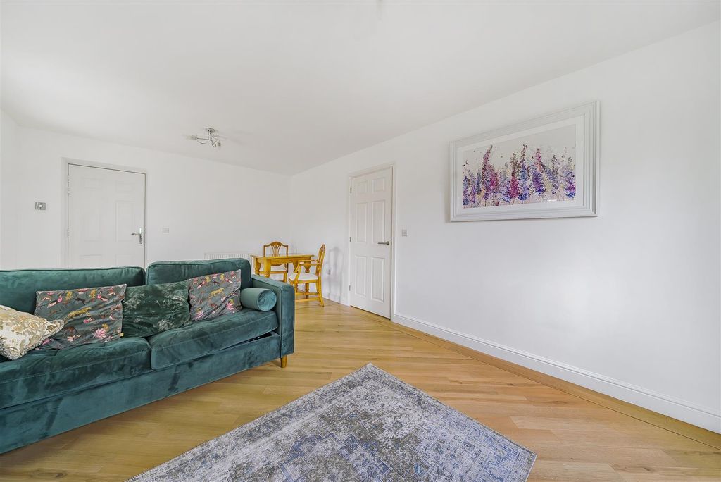 Property photo 3 of 21