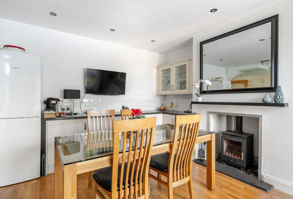 Property photo 3 of 22 1312136-8-6854003...