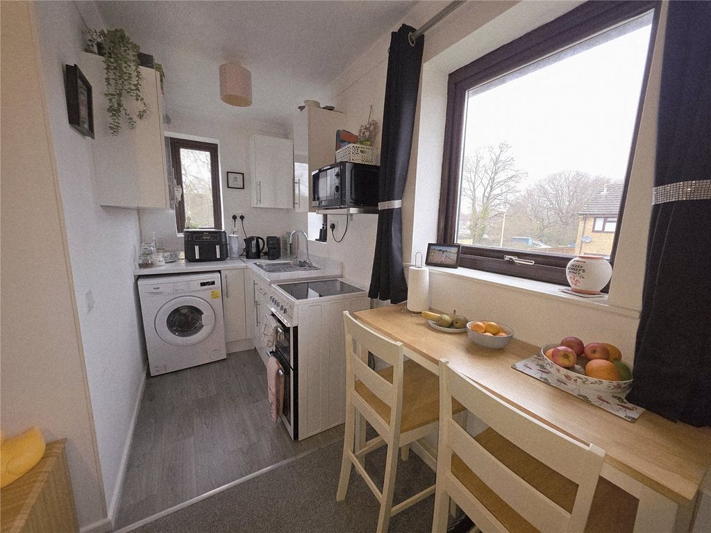 Property photo 2 of 11 Picture No. 18