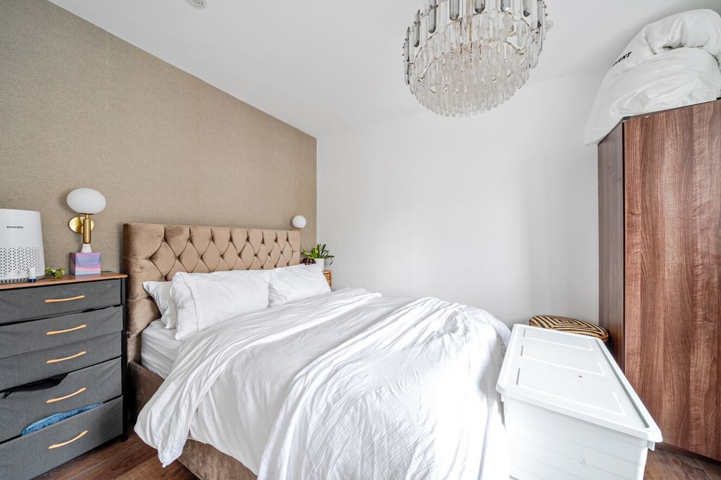 Property photo 2 of 8 1512968-4-6A97E53...