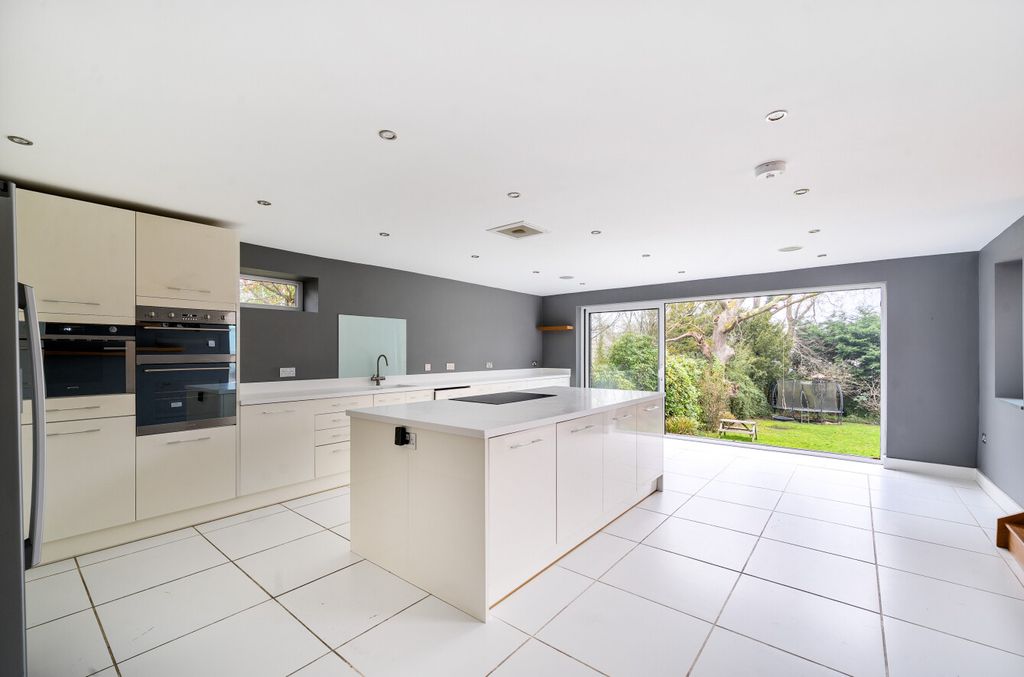 Property photo 2 of 18