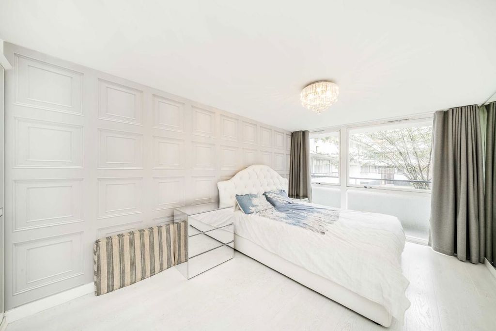 Property photo 1 of 4