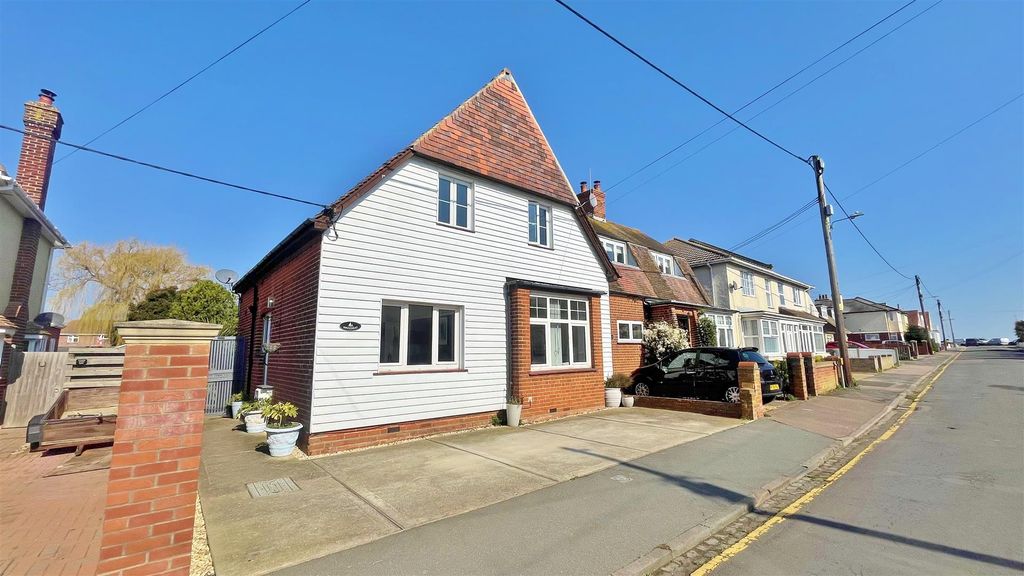 Property photo 1 of 28