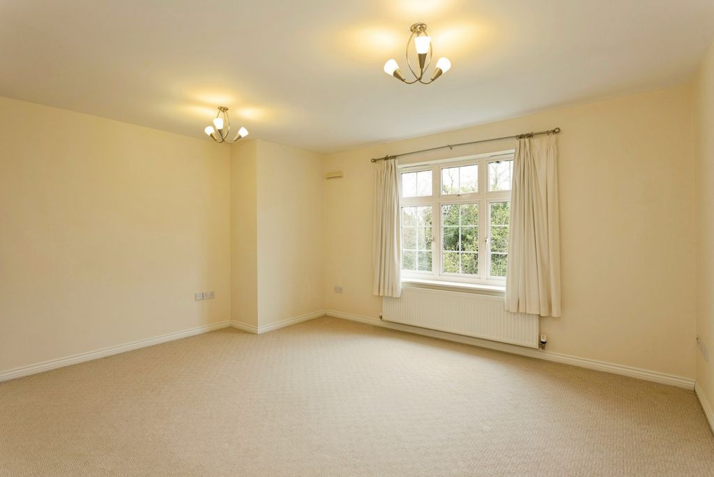 Property photo 3 of 21 Pbox-Img.Jpg