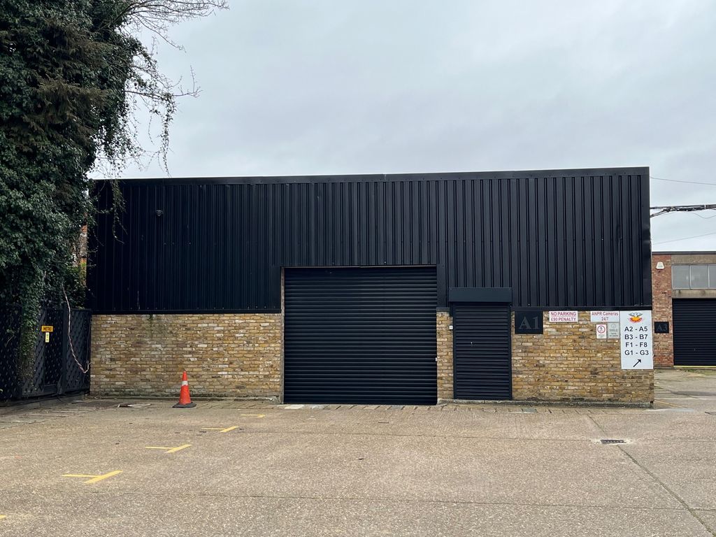 Property photo 1 of 8