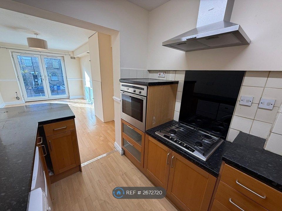 Property photo 3 of 12 Kitchen