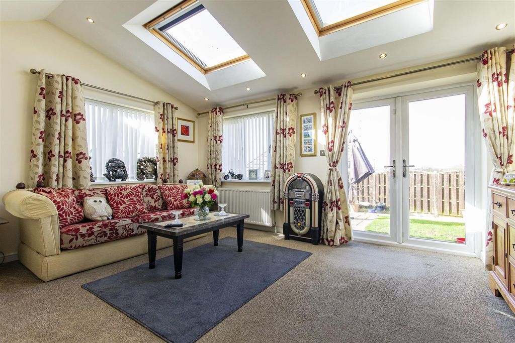 Property photo 3 of 16 Garden Room