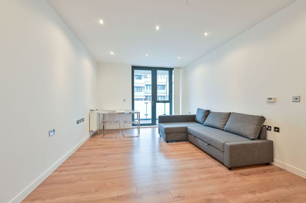 Property photo 1 of 9