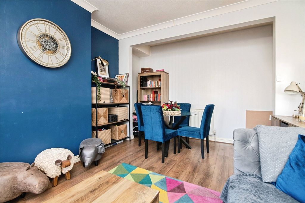 Property photo 3 of 19 Picture No. 13