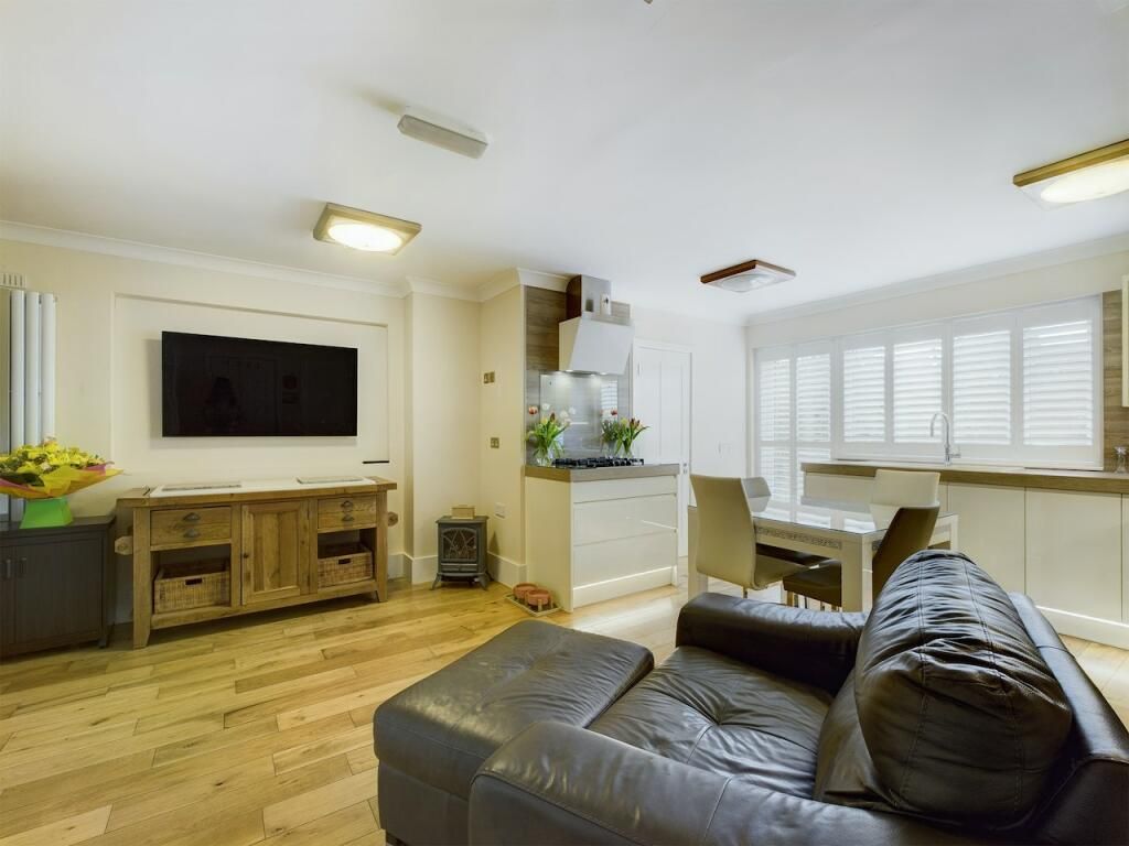 Property photo 3 of 22 Kitchen Diner