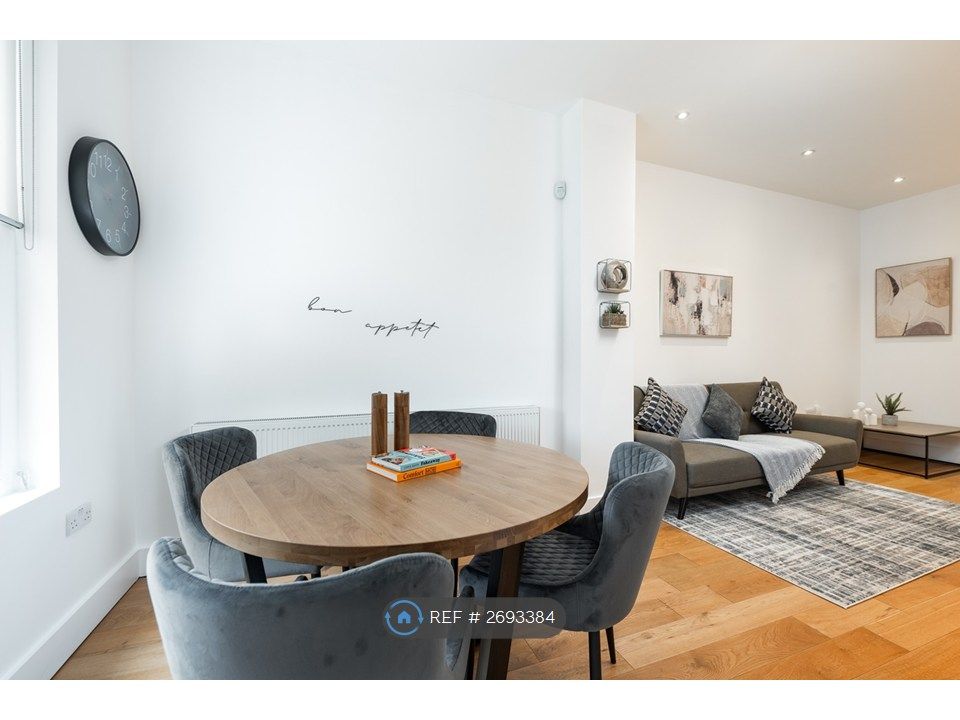 Property photo 3 of 10 Reception / Kitchen