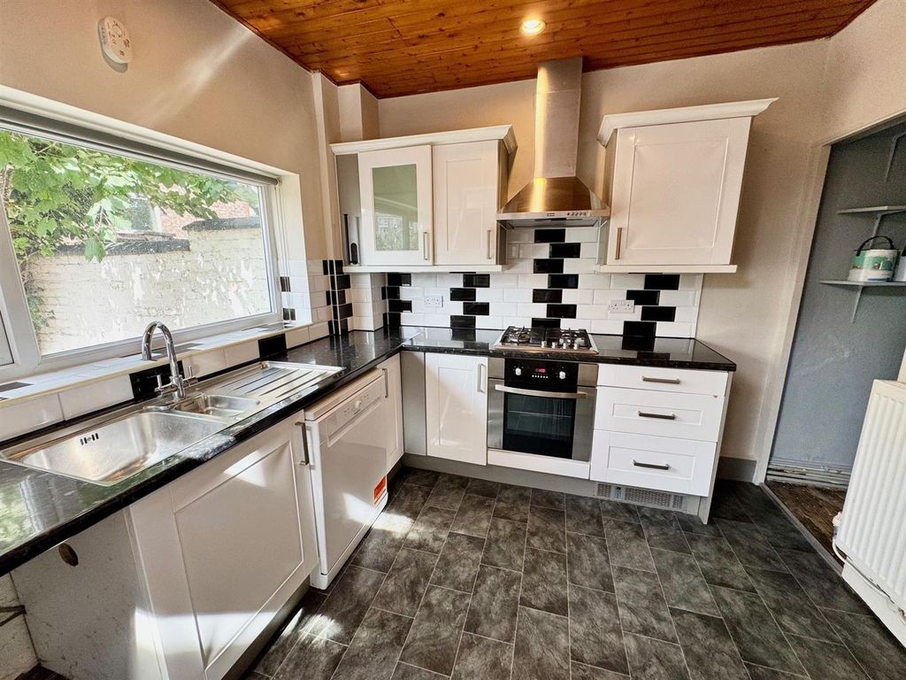 Property photo 2 of 11 Four.Jpg