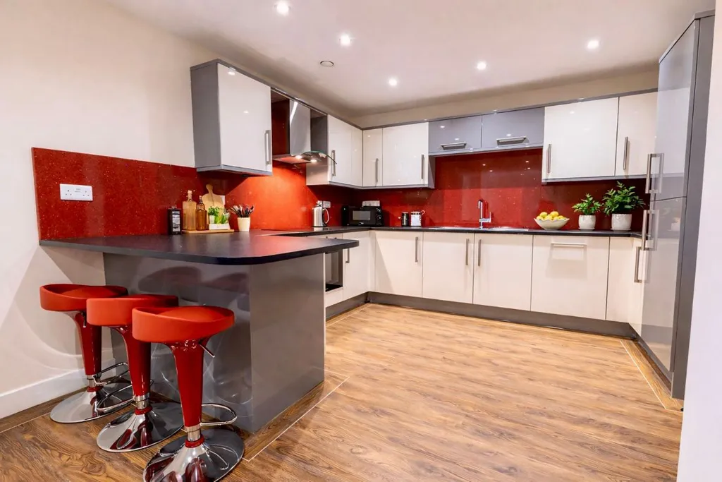 Apartment in Sheffield, Highfield, South Yorkshire - View 3