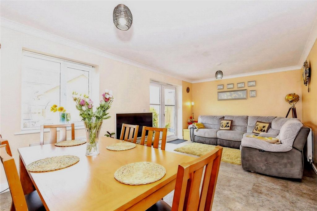 Property photo 3 of 18 Photography