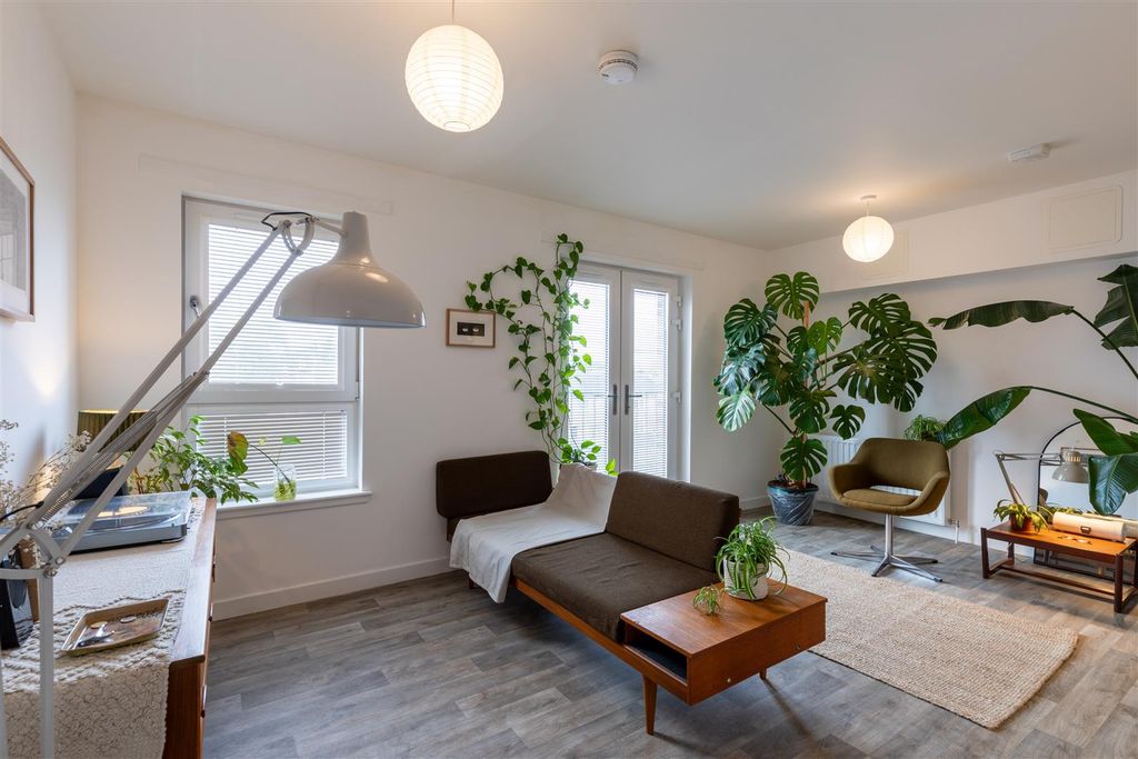 Property photo 2 of 13 S02.Jpg