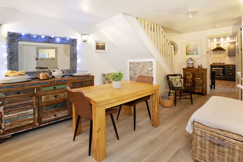 Property photo 2 of 18 Photo 15