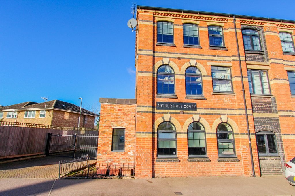 Property photo 1 of 11 Front Aspect