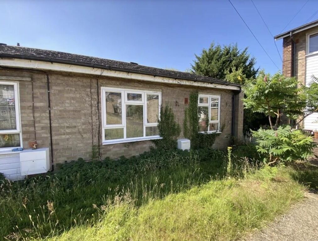 Property photo 1 of 12 Front (Exterior)