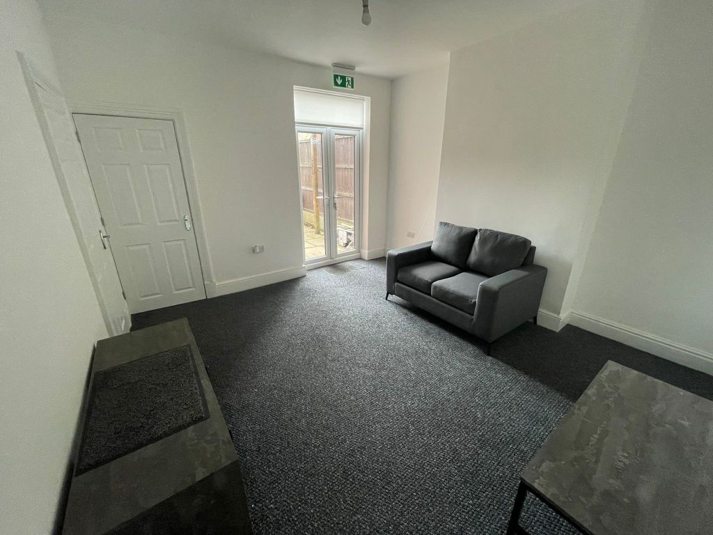 Property photo 3 of 10 1