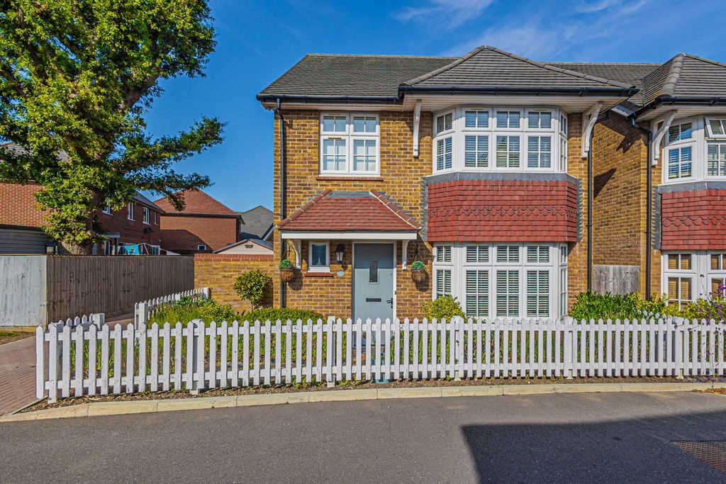 Property photo 1 of 25