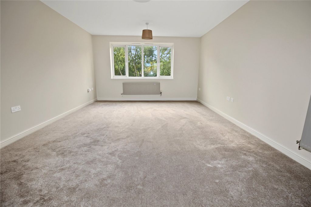 Property photo 2 of 9 Picture No. 01