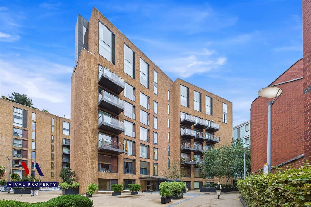 Property photo 1 of 35 Cam03118G0-Pr0217-Still034.Jpg