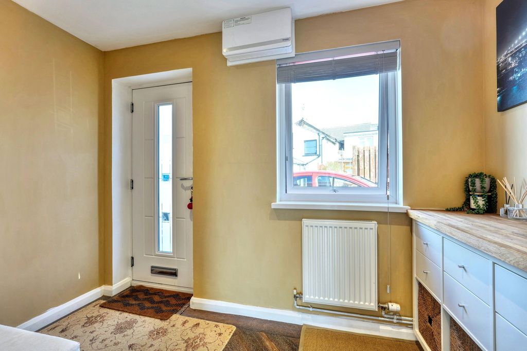 Property photo 3 of 23