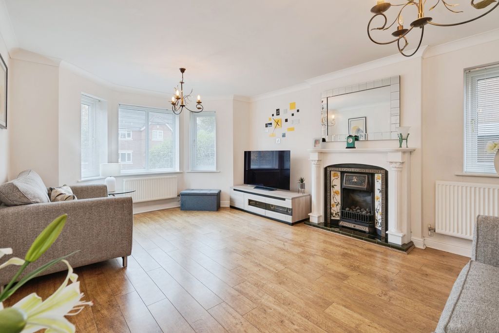 Property photo 2 of 17 Photo