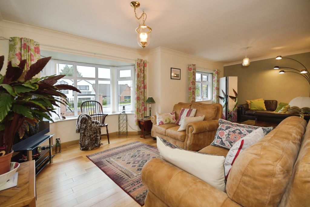 Property photo 3 of 20 Pbox-Img.Jpg