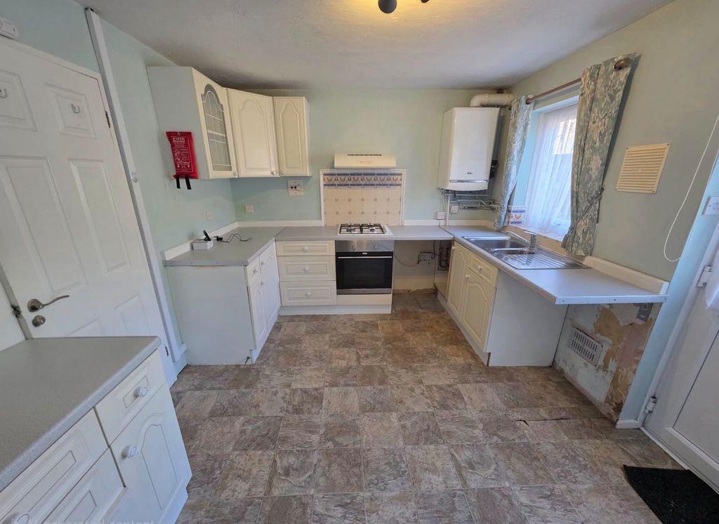 Property photo 3 of 7